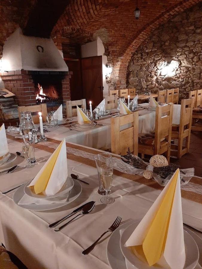 Zavis Z Falkenstejna Hluboká nad Vltavou Exterior foto