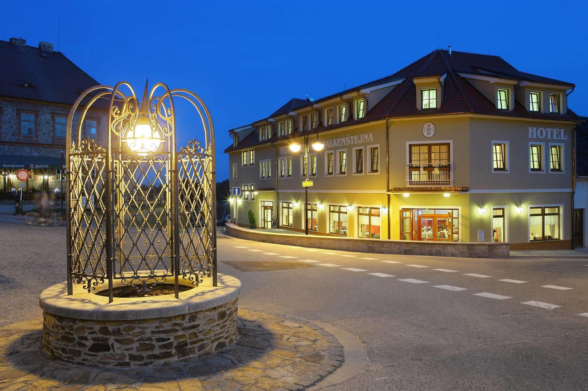 Zavis Z Falkenstejna Hluboká nad Vltavou Exterior foto